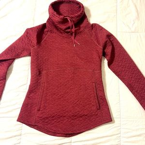 Marmot Women’s Annie Diamond Quilted Jacquard Knit Pullover. Burgundy. Medium.